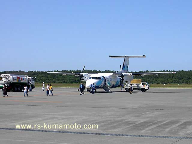 天草エアライン　本渡から到着したDHC-8　2004年頃撮影