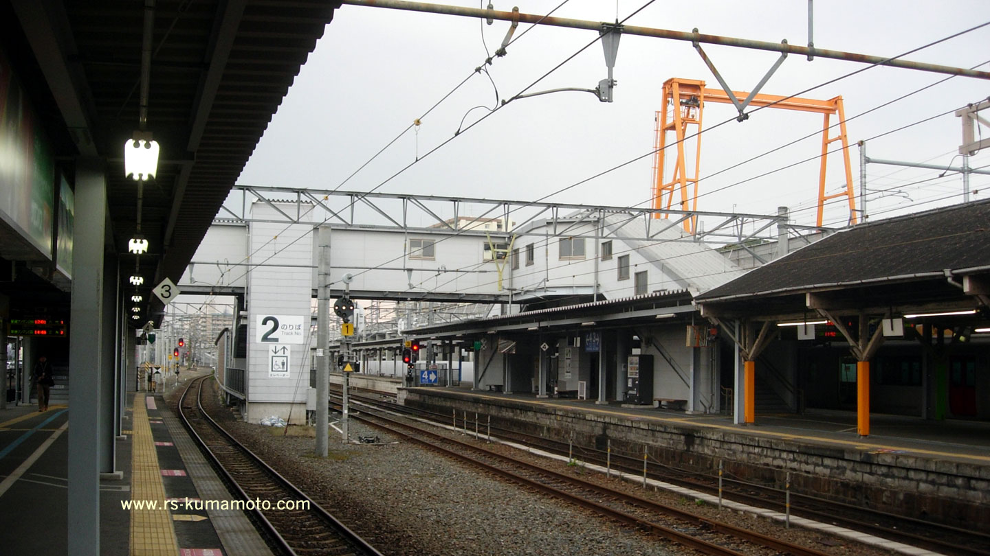 高架化工事で変則運用中の熊本駅地上ホーム　2013年12月撮影